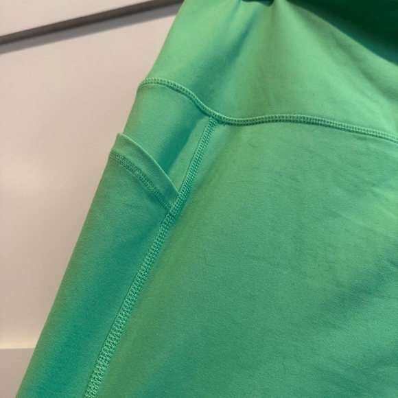 DSG Women's Vibrant Green Bike Shorts - Picture 6 of 6